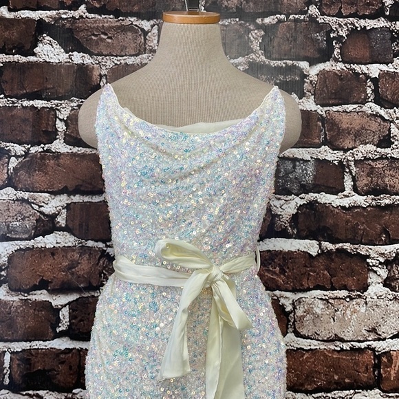 Mable Dress NWT Mini Sequin Sleeveless Scoop Neck Off White Pink Size Small - Picture 6 of 15
